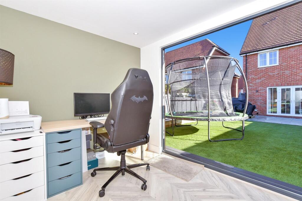 Workshop/Outbuildings