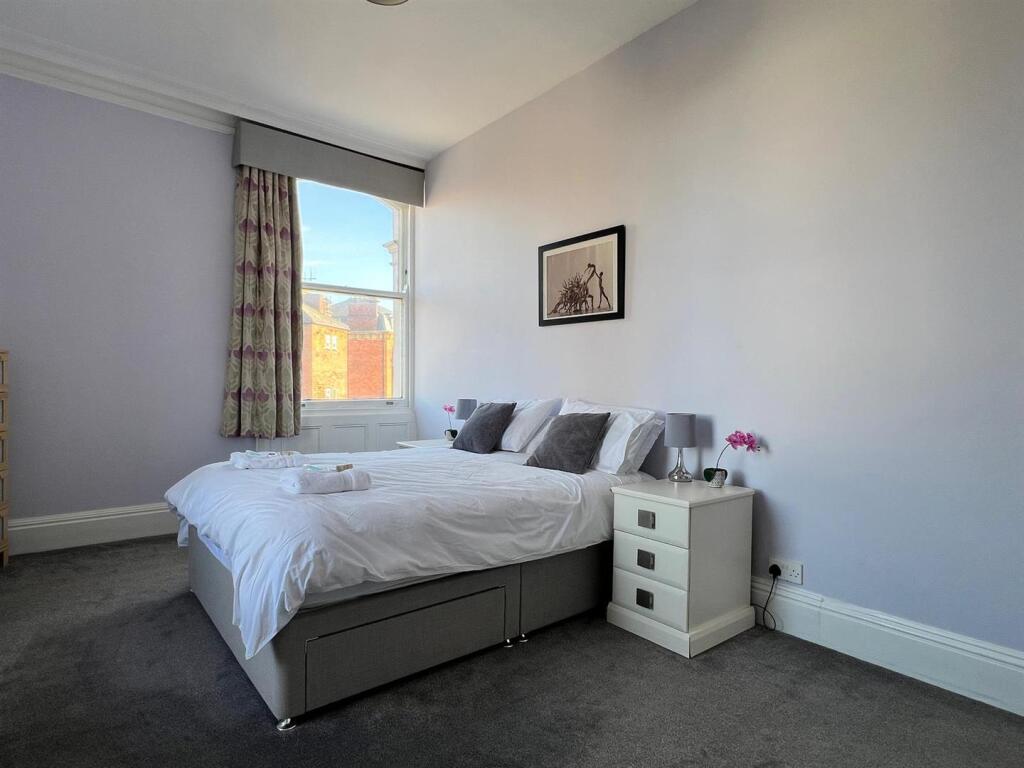 Bedroom 6.jpg