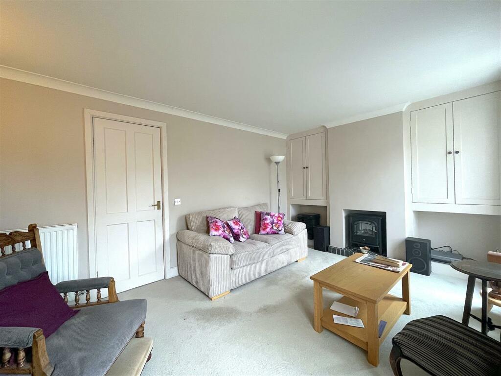 Living Room (2).jpeg