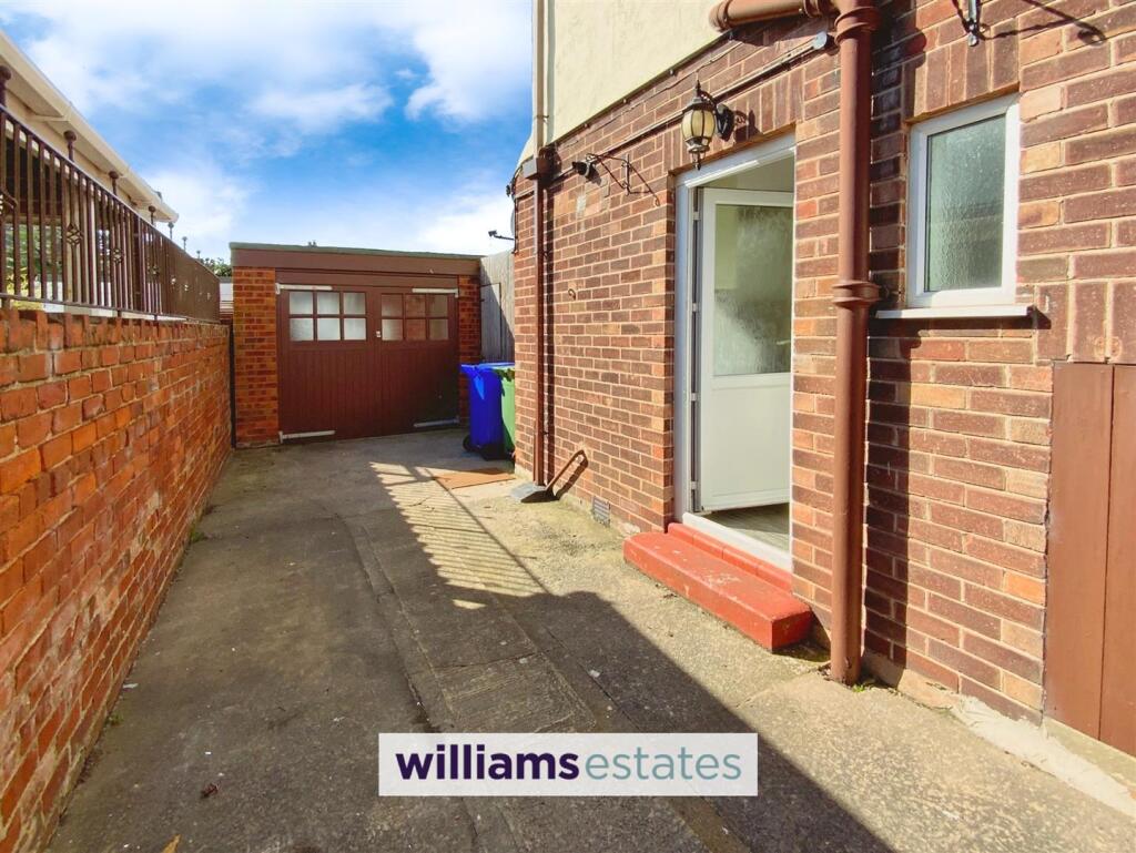 driveway &amp; garage