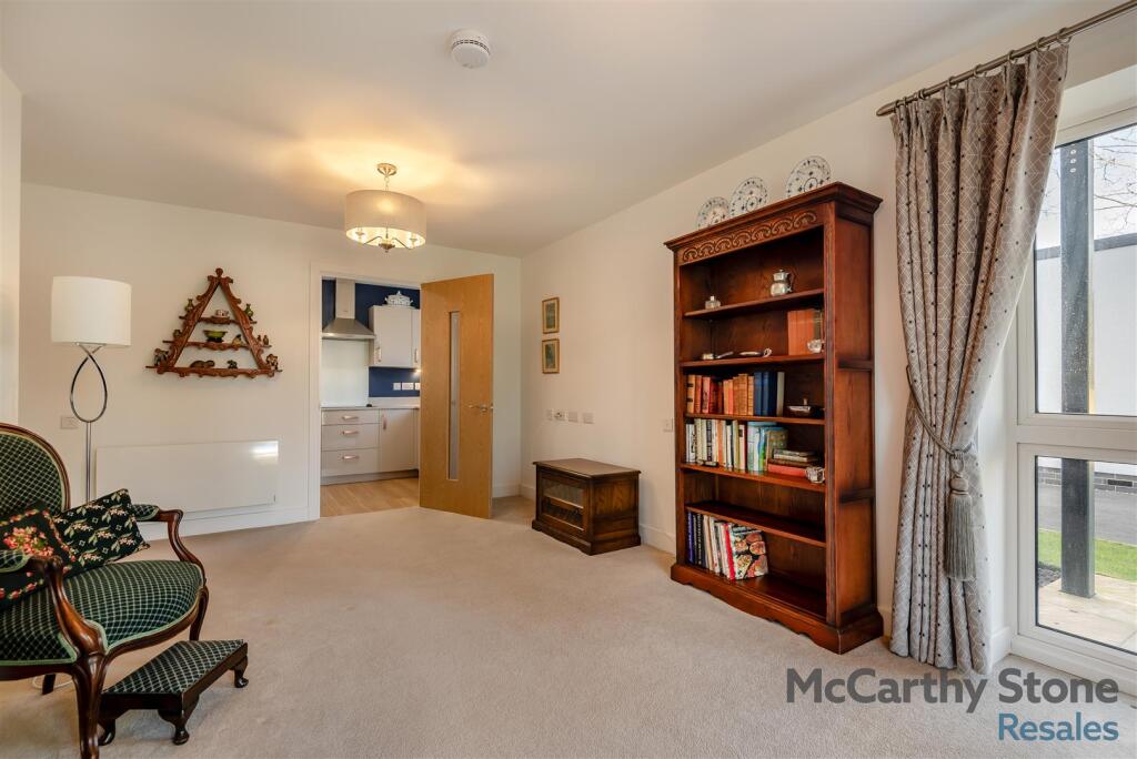 8641826-interior16.jpg