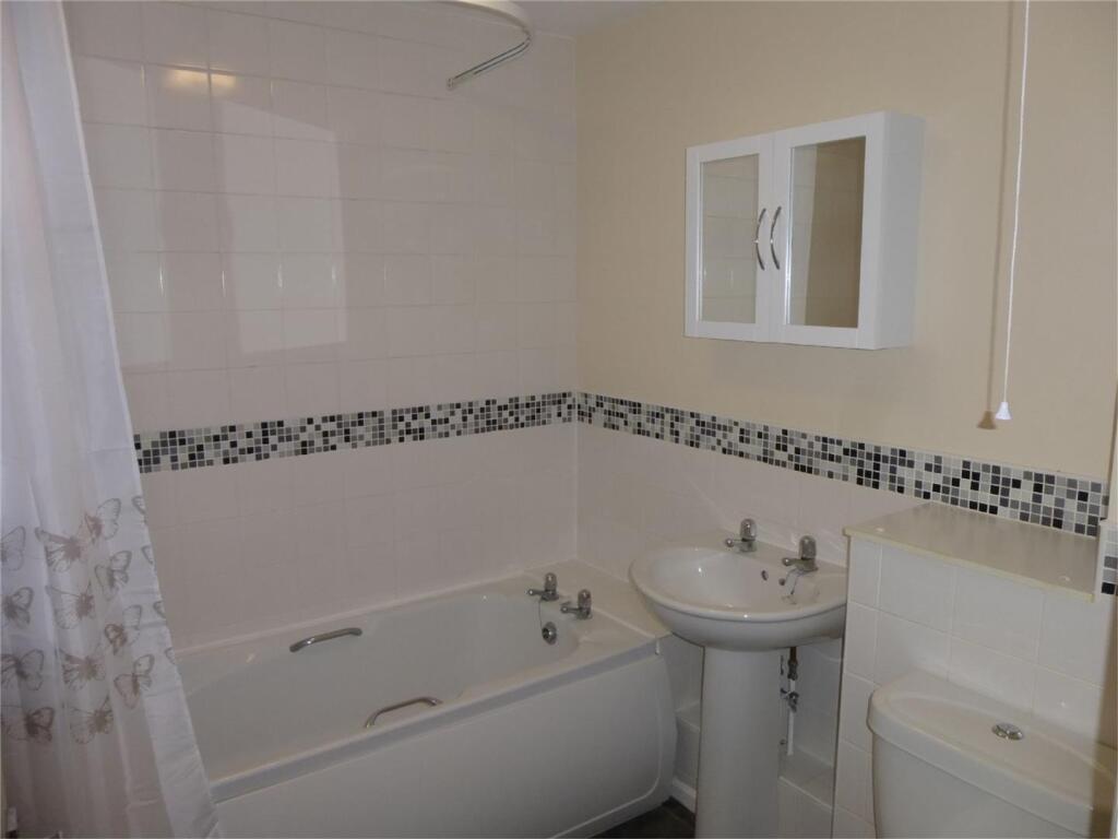 20 RDH Bathroom.jpg