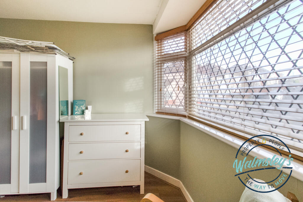 Front double bedroom &amp; bay