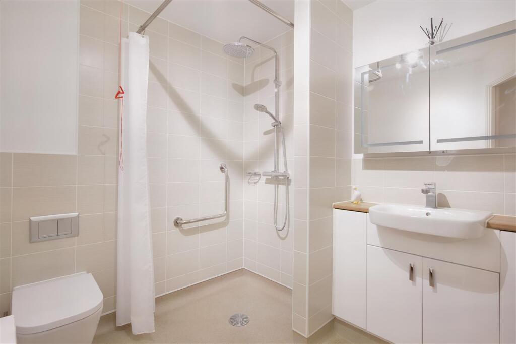 8546531-interior20.JPG
