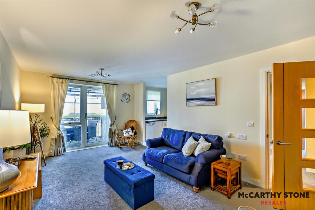 8589435-interior05-800.jpg
