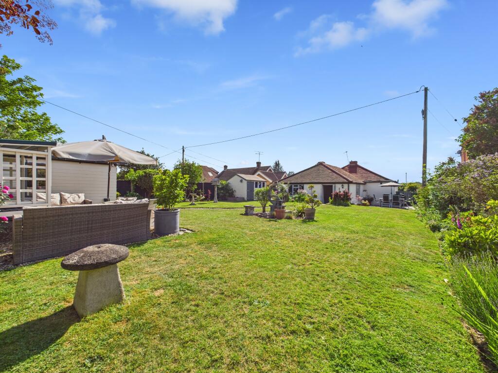 CAM01354G0-PR0520-STILL019