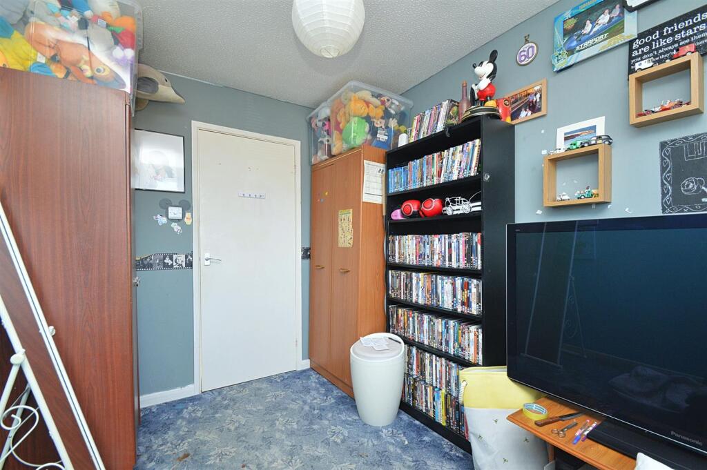 resizedNEWBed3.jpg