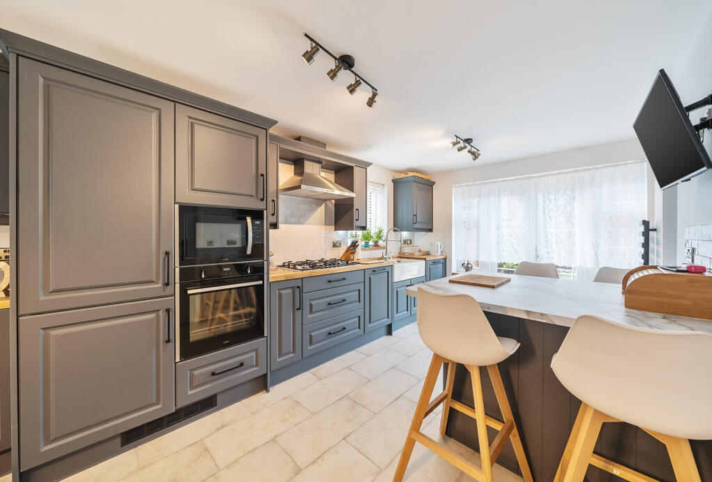 1313569-9-68653fe...