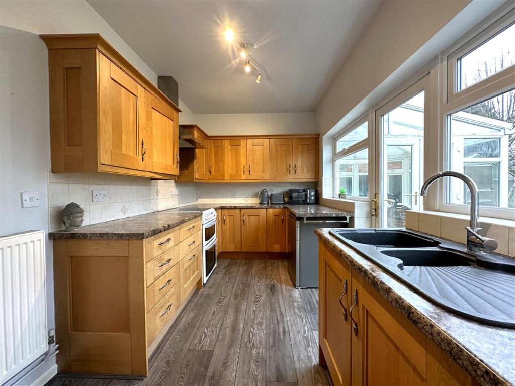 Kitchen 982