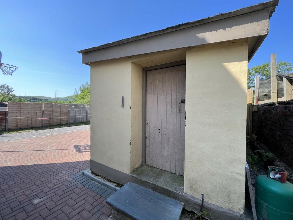 Shed
