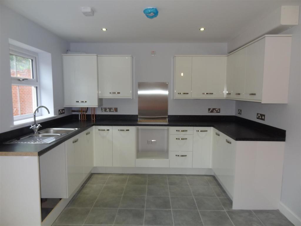 OPEN PLAN LIVING/DINING/KITCHEN