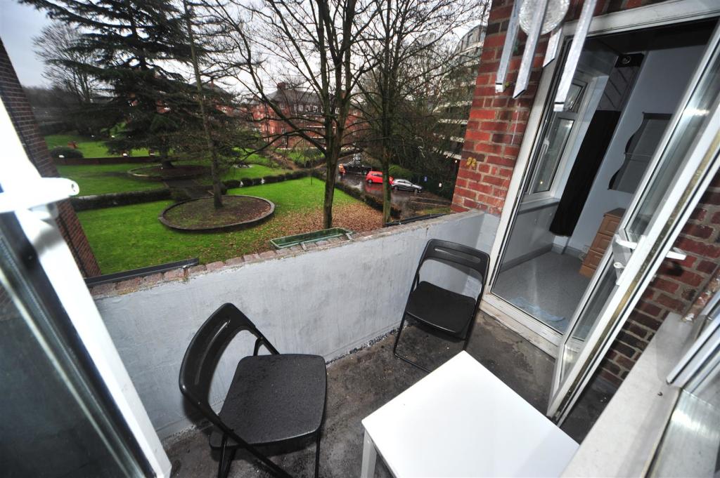 73DC-Balcony-povW-9428.JPG