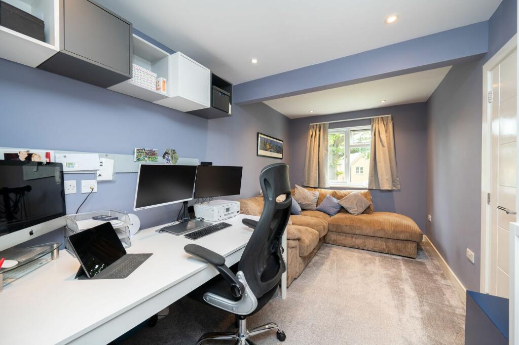 Bedroom 5/Office