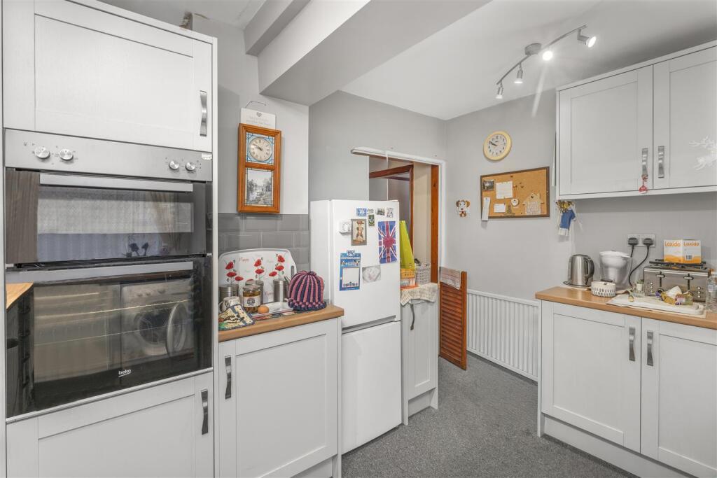 50 Manor Road, Banbury-13.jpg