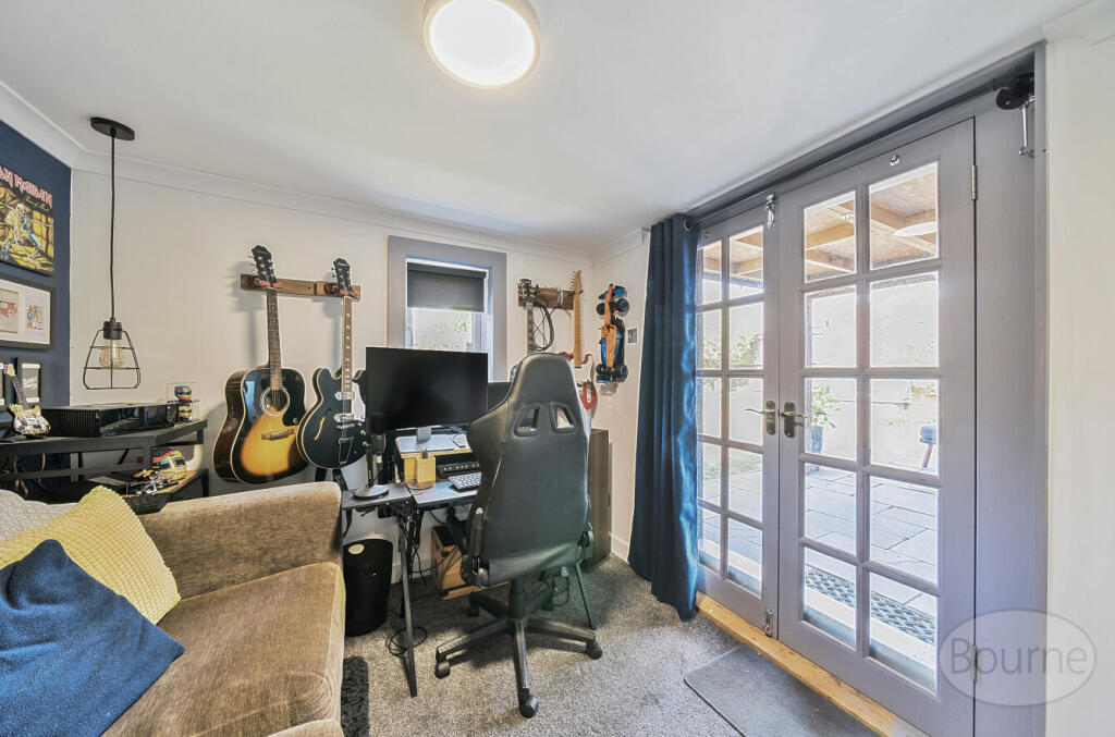 95b95f31-ff51-4d2...