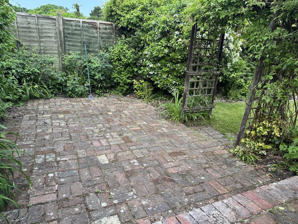 21 - Patio area (1).jpg