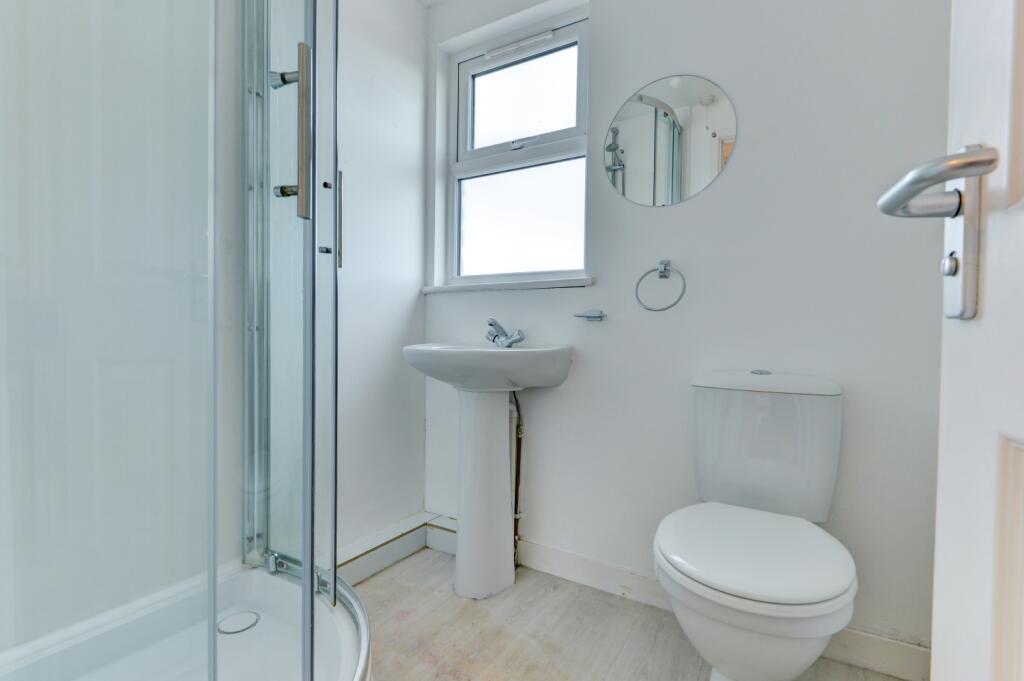 128 Upper Lewes Road Bathroom (2)