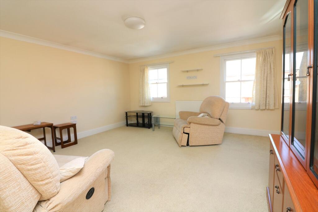 68 Dover Road, Sandwich, Kent, CT13