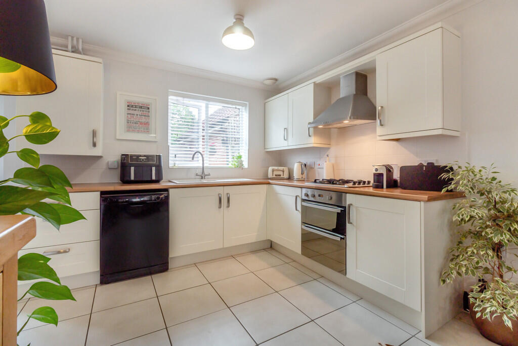 8659646-interior0...