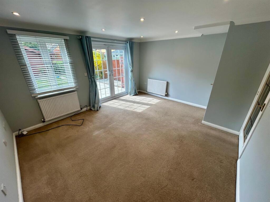 lounge 3.jpg