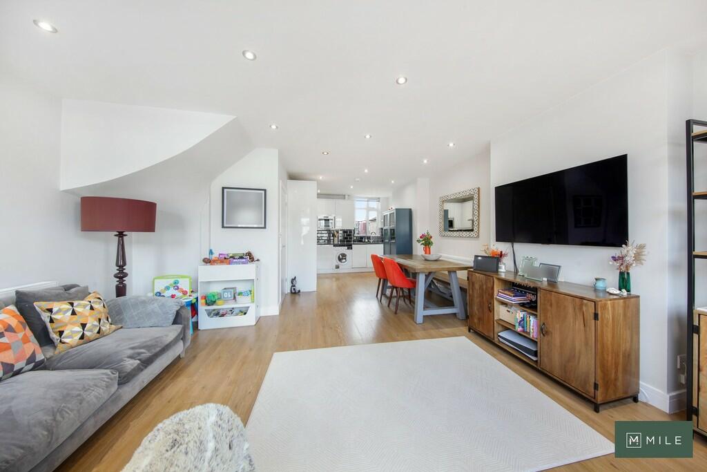 67B Buchanan Gard...