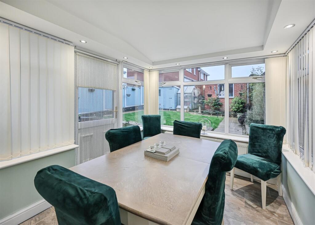2 Stokesay Avenue-14.jpg