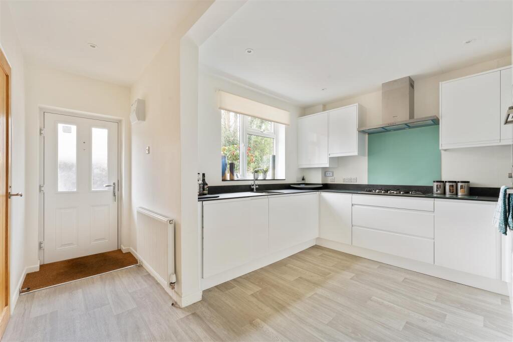 1 Milburn Close-11.jpg