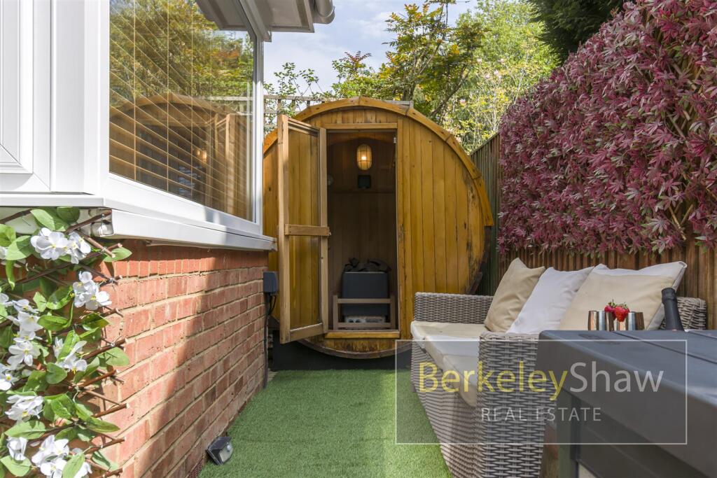 2 Mayfield Court Victoria Road Formby L377JL 027.j