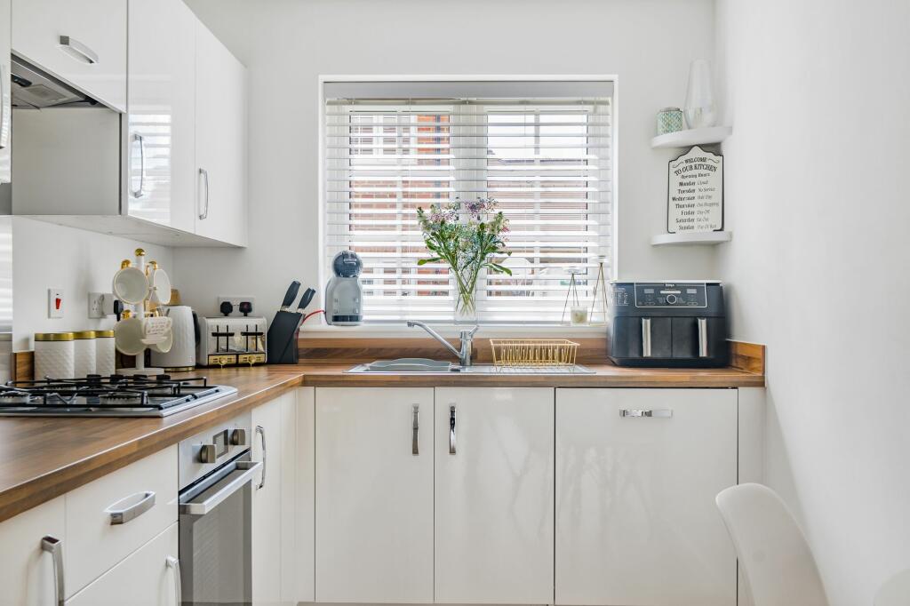 Kitchen/Living Room/Dining Room (5)