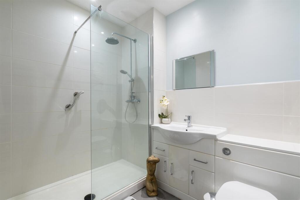 Apartment 4 Katherine Place_2.jpg