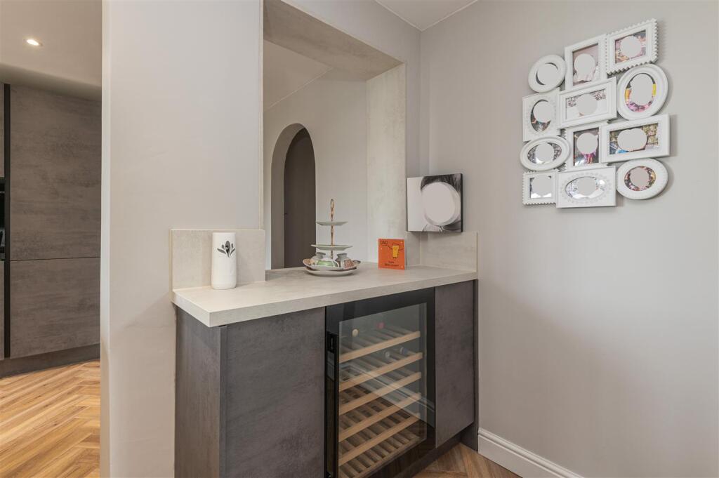 27 - 14 Broomfield Road HD2 2HG.jpg