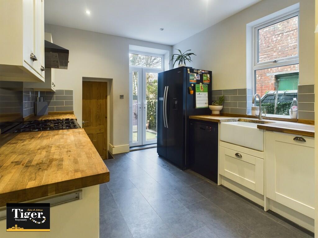 CAM02176G0-PR0176...