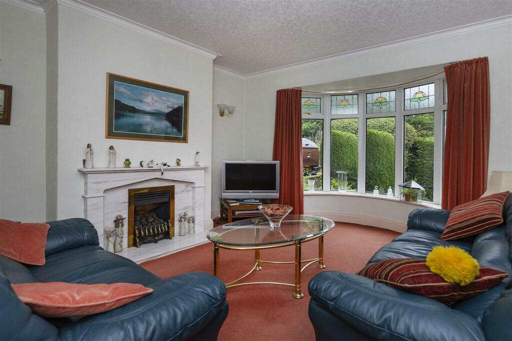 Bramleys Estate Agents - Exley Lane - Halifax (10)