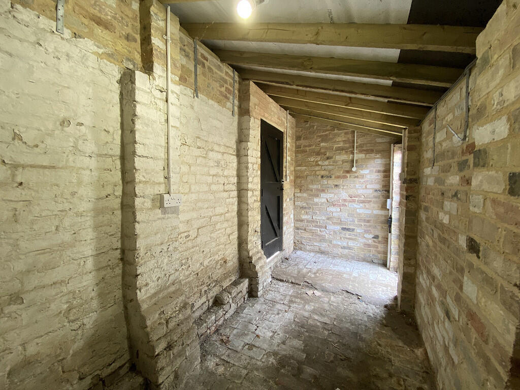 Outbuilding store...