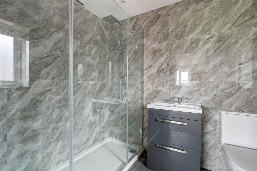 Master Bedroom Ensuite (Example)