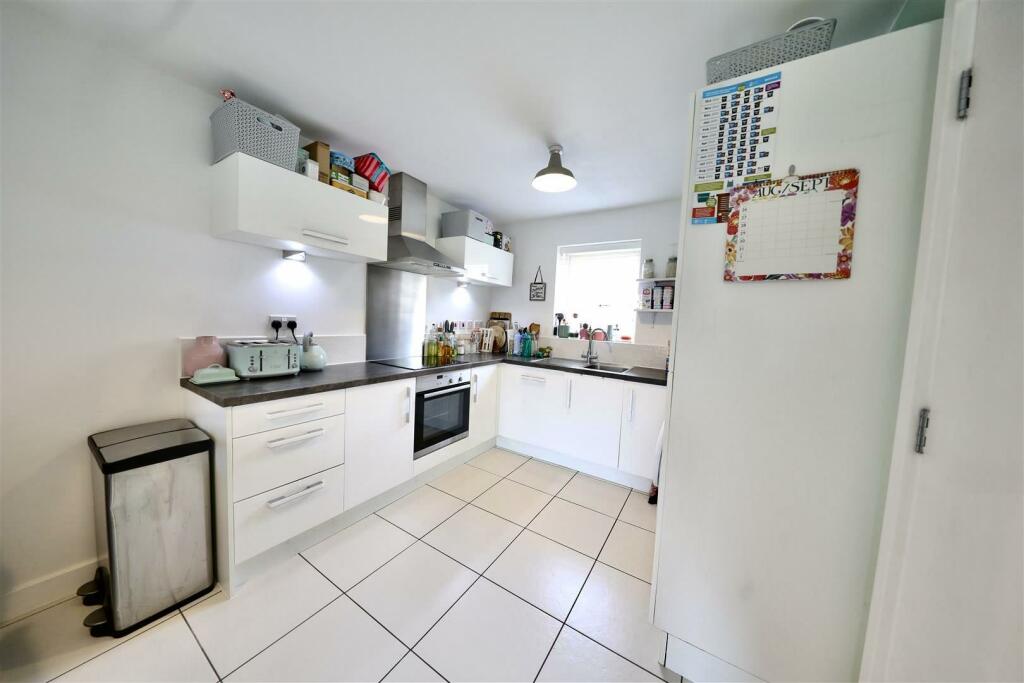 86 Boothferry - Kitchen.jpg
