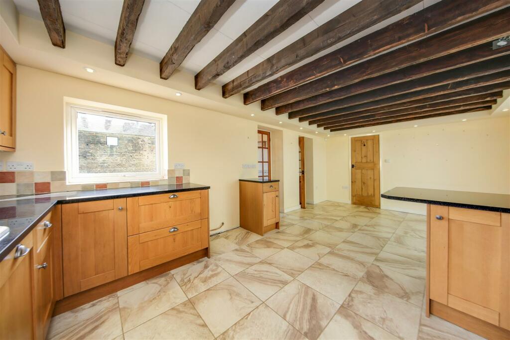 Kitchen4.jpg