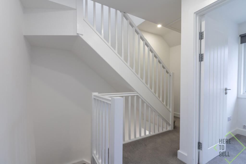 15 Flexmere Rd, London N17 7AU-22