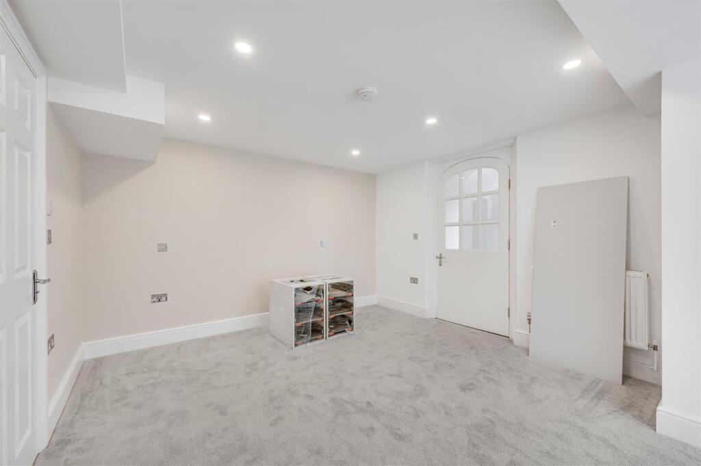 James_Anderson_Flat_2___Limes_House___Mortlake_Hig