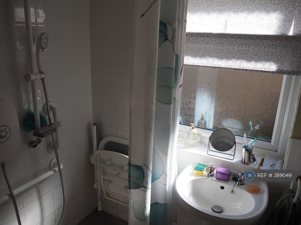 Bathroom/Wet Rom Pic 1