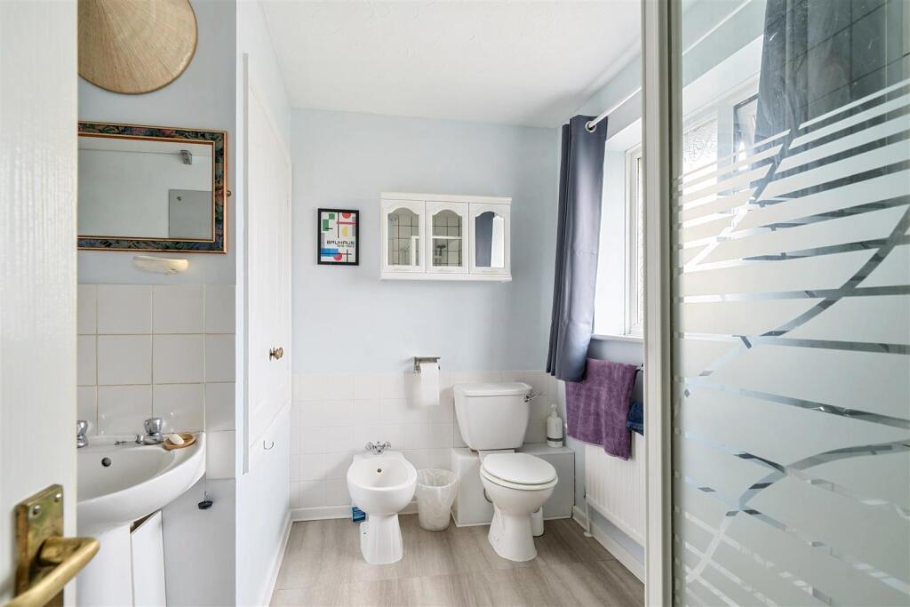 Jack &amp; Jill Shower Room