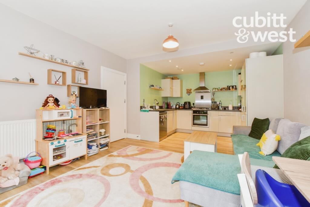 Lounge/Kitchen