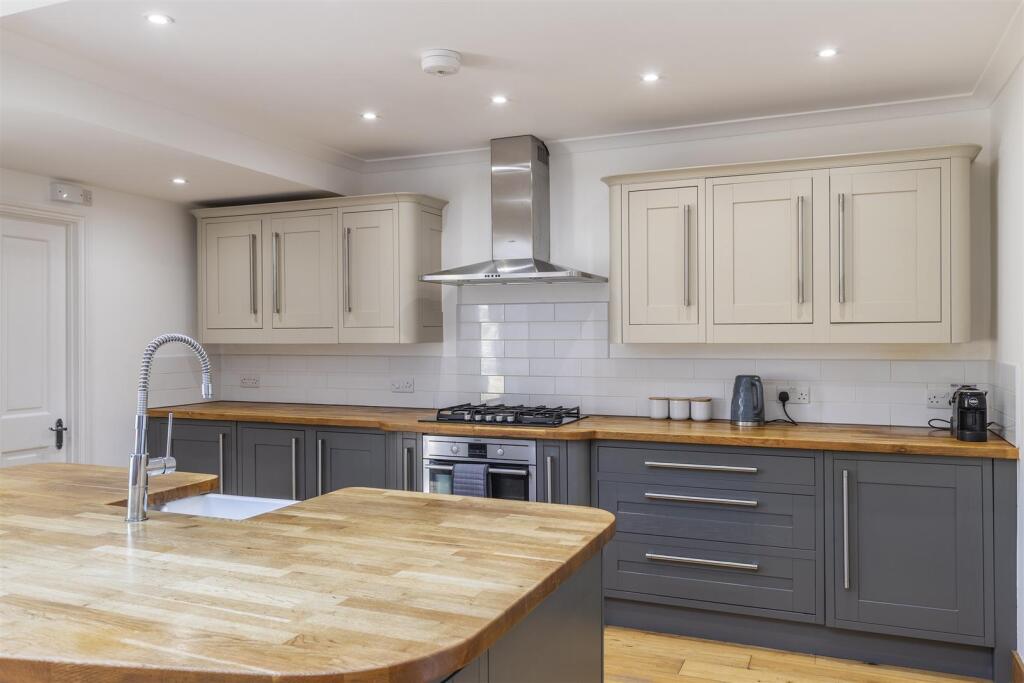 Breakfast Room / Kitchen