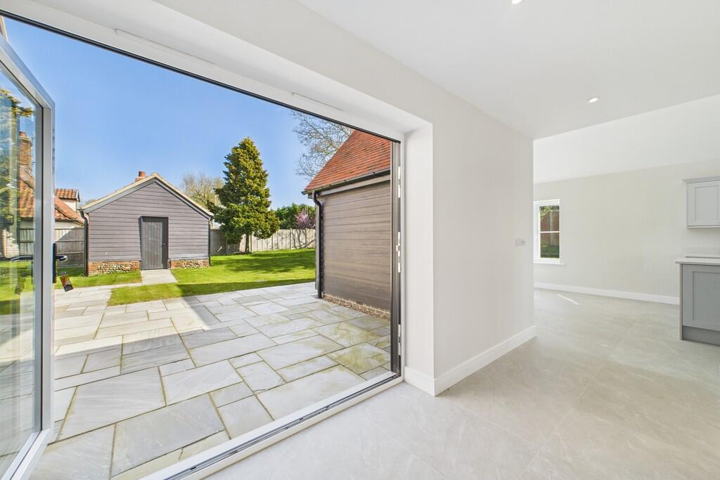 CAM01689G0-PR0456...