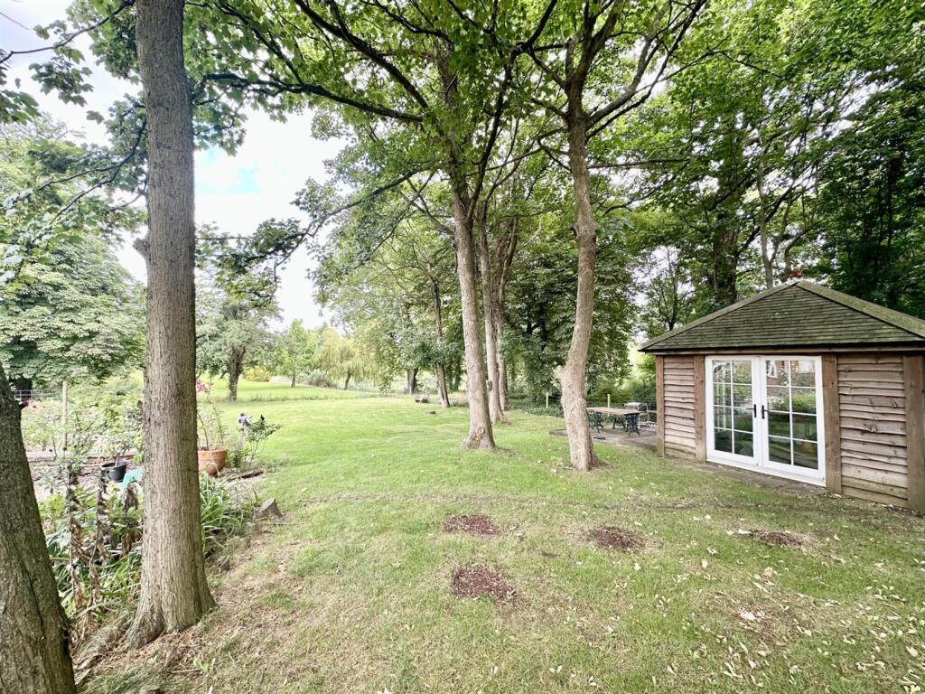 SummerHouse2.jpg