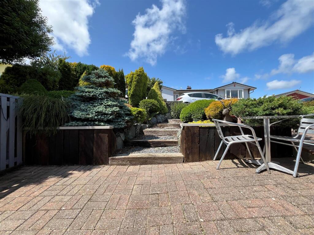 Landscaped Front Garden.jpg