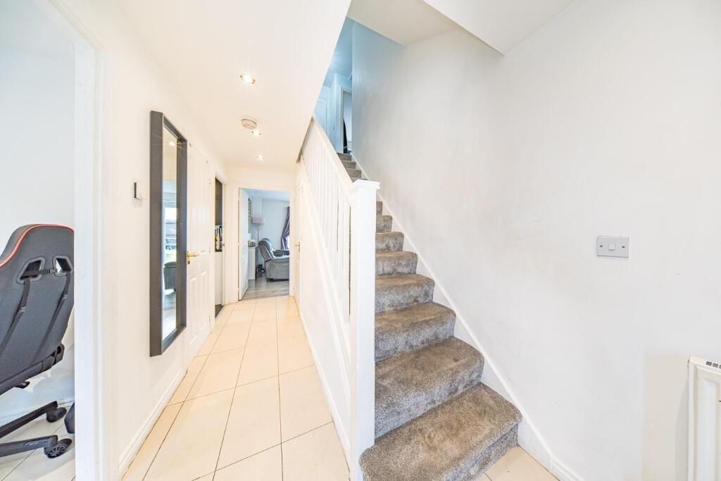 51 Layton Way hall.jpg