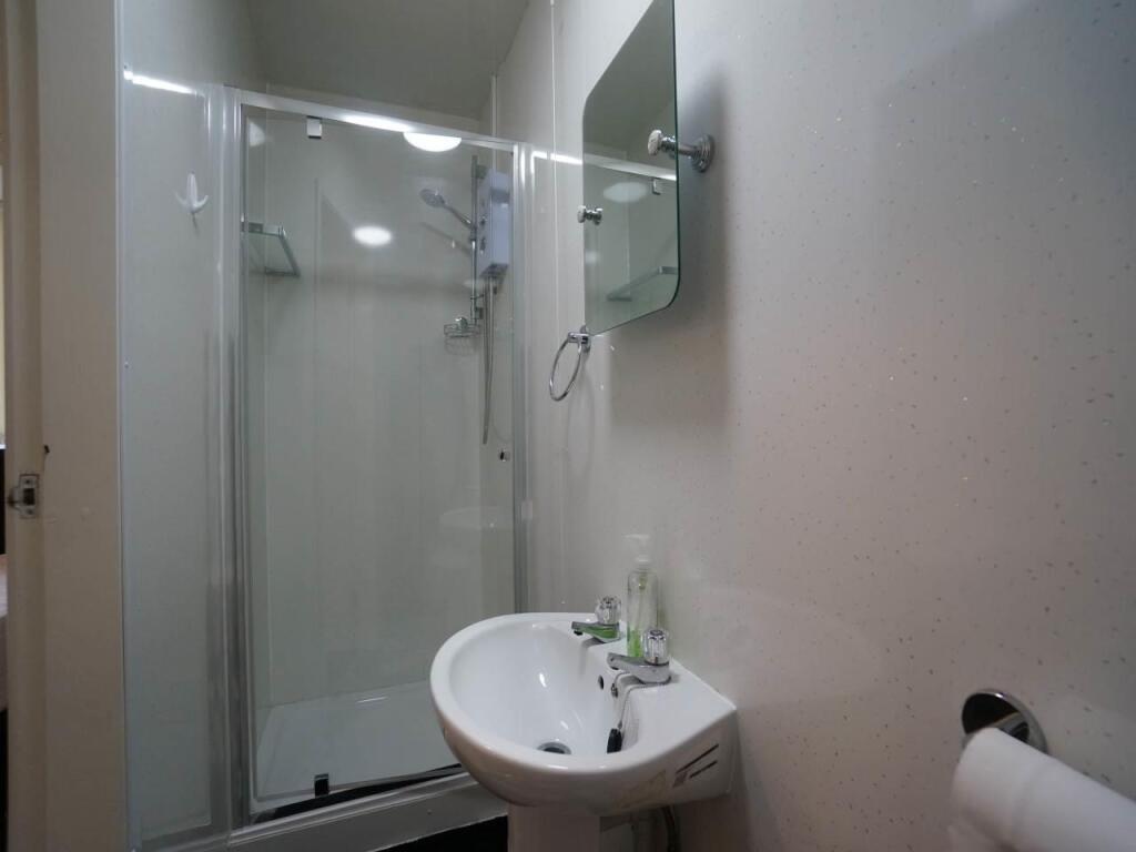 Shower 1.1.JPG