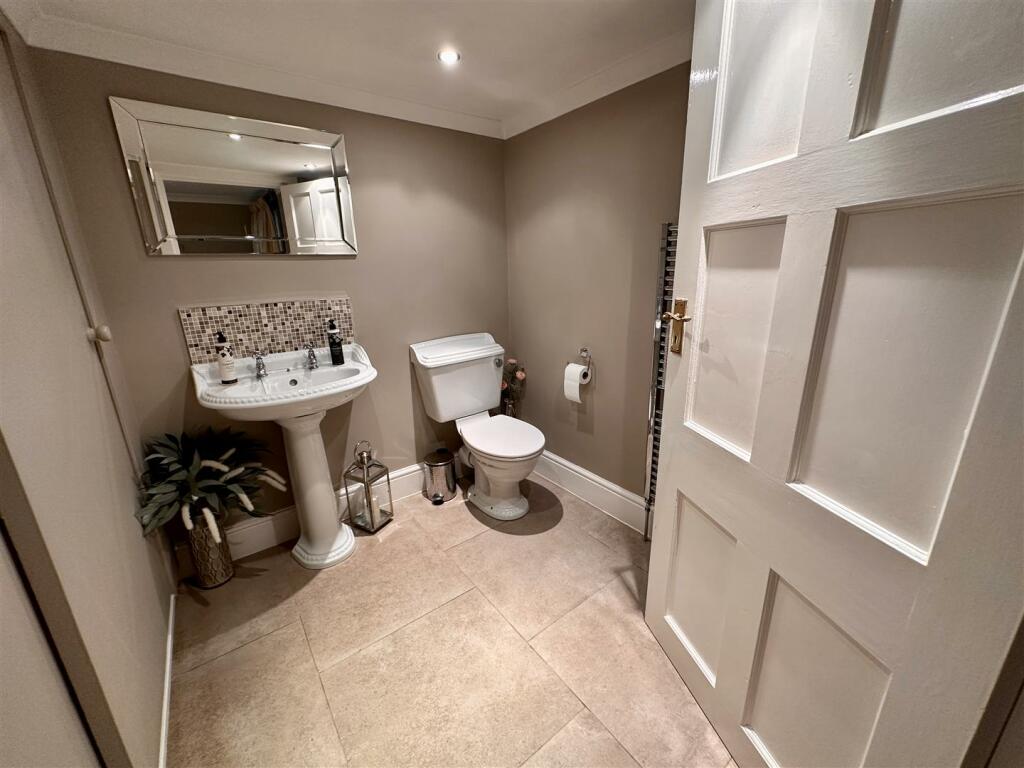 GROUNDFLOOR WC.jpeg