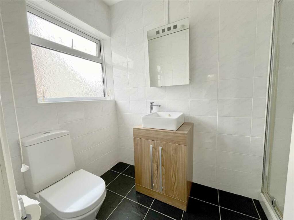 EN SUITE SHOWER